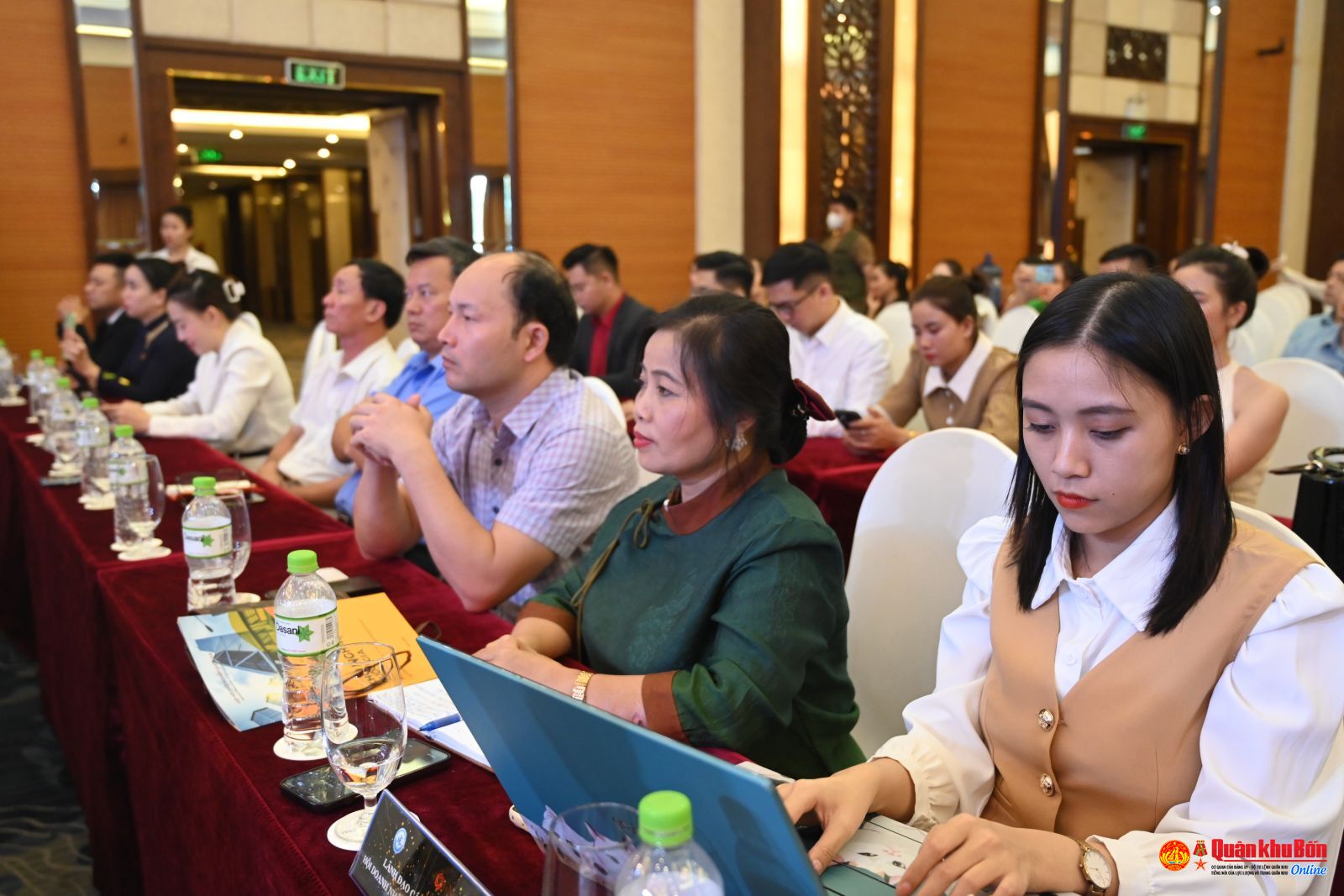 Đại biểu là các doanh nhân tham gia diễn đàn.